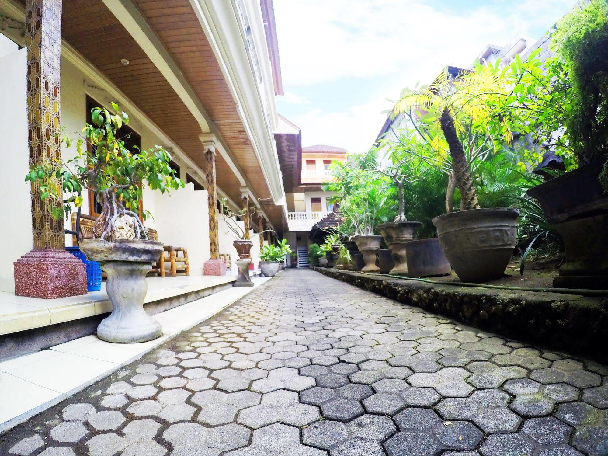 Bali Manik Beach Inn Kuta Lombok Exterior foto
